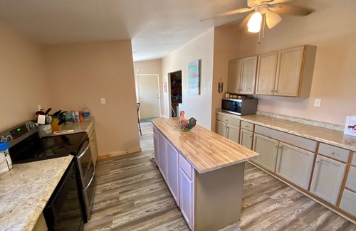 Matagorda Casa | House set off the Intercoastal w/pool & playground