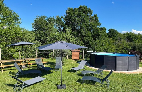 Brignemont Casa | House sleeps 11 Private lake