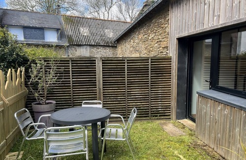 Clohars-Carnoet Casa | HOUSE SLEEPS 4. 400 M FROM THE BEACH. LE POULDU