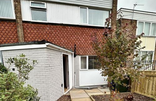 Newcastle-upon-Tyne Casa | House - Sleeps 5 - Pet friendly - Parking - Garden