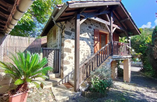 Asprieres Apartamento | House studio vacation cottage South of France Lot Aveyron