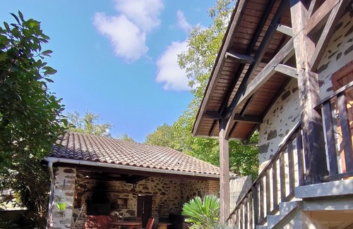 Asprieres Apartamento | House studio vacation cottage South of France Lot Aveyron