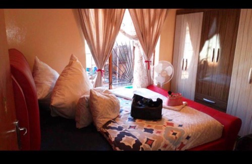 Rustenburg Apartamento | House to in Geelhout Park Ext 9, Rustenburg