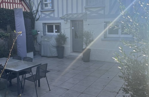 Touques Casa | HOUSE TOUQUES CENTER 15 MN FROM THE SEA WITH TERRACE