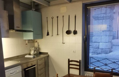 Segovia Casa | Casa bajo el acueducto con plaza de garaje, ¡A 1 min del centro!