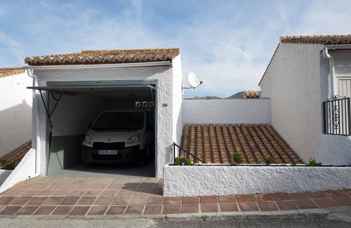 Velilla-Taramay Casa | Casa con Garaje y Terraza Jardin. Piscina comunitaria abierta todo el año