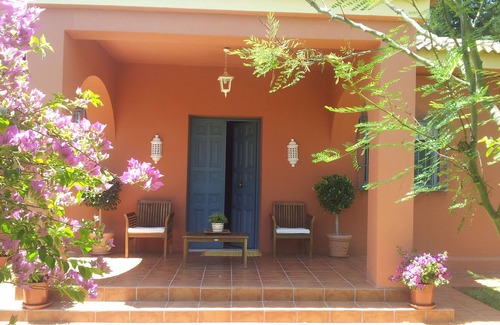 Macarena Norte Casa | CHALET CON PISCINA A 8 KM DE SEVILLA