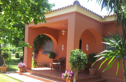Macarena Norte Casa | CHALET CON PISCINA A 8 KM DE SEVILLA