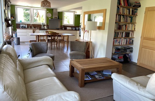 Gleize Casa | House Villefranche-sur-Saône sleeps 10 half city, half country