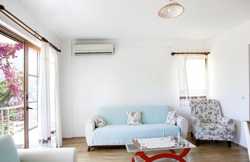 Palamutbuku Apartamento | House w Balcony and Garden 1 min to Beach in Datca