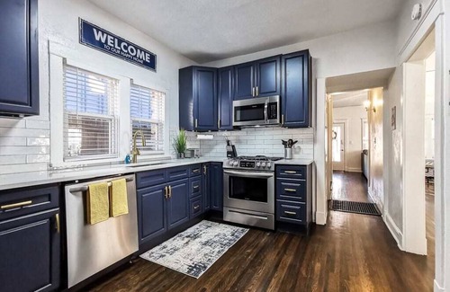 West Plaza Casa | House w/ Excellent Locale. Beautifully remodeled!