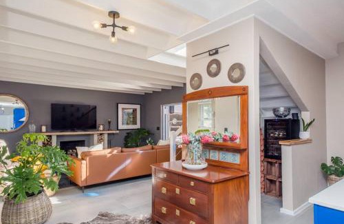 Bloubergstrand Casa | House w Pool, Fireplace, Braai