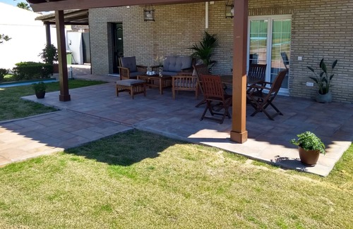 El Puerto de Santa Maria Villa | Casa con pista de tenis y piscina junto a la playa