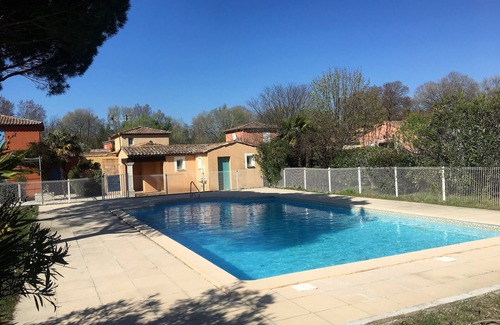 Montboucher-sur-Jabron Casa | CASA CON PISCINA EN GOLF 18 AGUJEROS