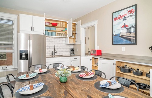 Michigan City Casa | House Wins: Poker, Ping Pong, and Pac-Man!