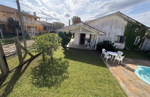 Santa Teresinha Casa | House with a unique style, cozy and just a few meters from the beach.