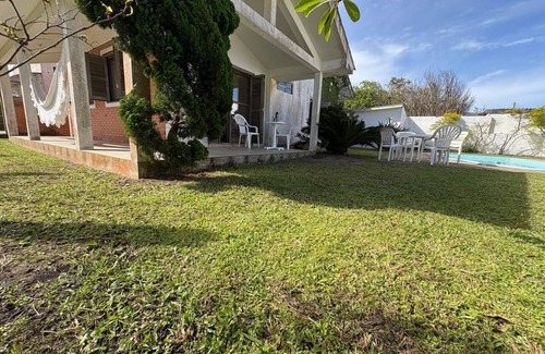 Santa Teresinha Casa | House with a unique style, cozy and just a few meters from the beach.