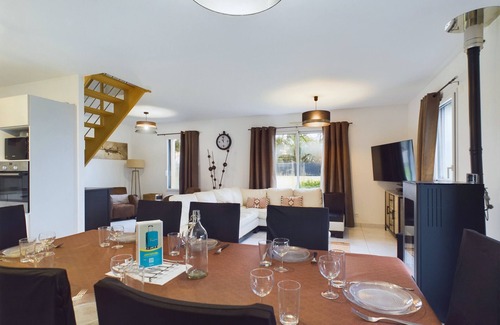 Saint-Hilaire-de-Riez Chalet De Esquí | Casa con jardín y jacuzzi para 8 personas