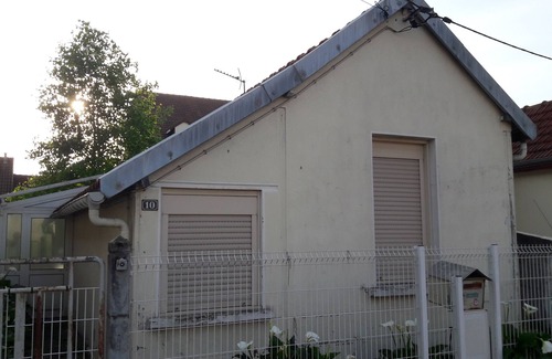 Pin - Vert Galant Casa | Casa con 1 dormitorio, 1 veranda y un garaje cerca del circuito las 24 horas.