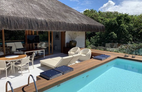 Praia do Forte Casa | Casa con 3 suites, camas para hasta 8 personas finamente decoradas y totalmente equipadas.
