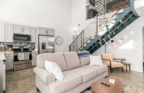 Clarksville Casa | House with a loft in Clarksville/ Nashville!