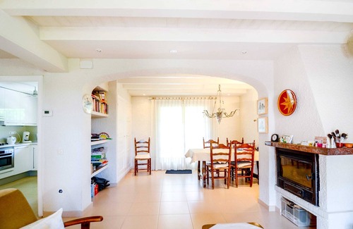 Torroella de Montgri Casa | Casa con aire-acondicionado, jardín privado y piscina comunitaria