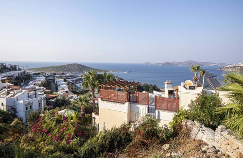 Koyunbaba Apartamento | House with Amazing Sea View and Pool in Gumusluk