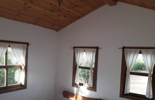 Besiktas Casa | House with Backyard and Winter Garden in Agva