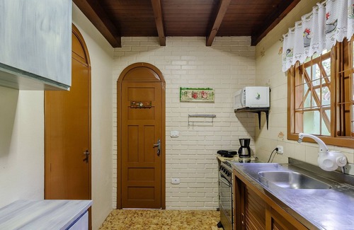Gramado Cabina | House With Barbecue in Gramado Rje0980