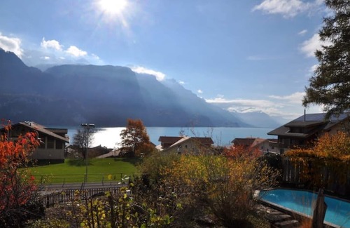 Brienz Apartamento | House with beautiful lake view, garden and pool
