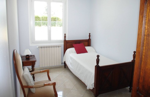 Le Muy Villa | casa con gran jardin en un barrio muy tranquilo