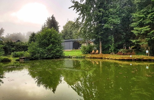 La Houssiere Casa | casa con estanque de pesca