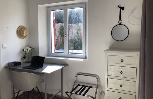 Pernes-les-Fontaines Casa | Casa, piscina y amplio jardín en el corazón del pueblo.