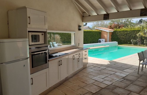 Saint-Cyr-sur-le-Rhone Casa | House with swimming pool, 4 bedrooms - 10 people