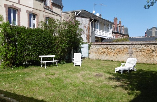 Villers-sur-Mer Casa | Casa con jardín "viejos villers", cerca mar y comercio.
