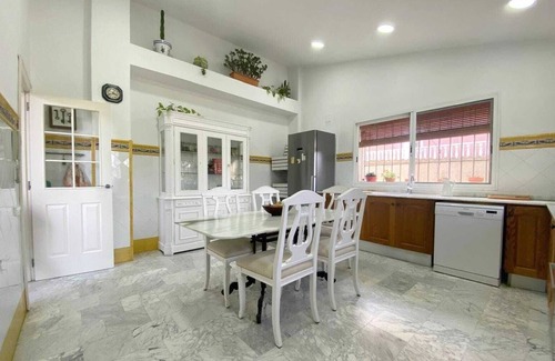 Colinas de San Antonio Villa | Casa con jardín y piscina privada
