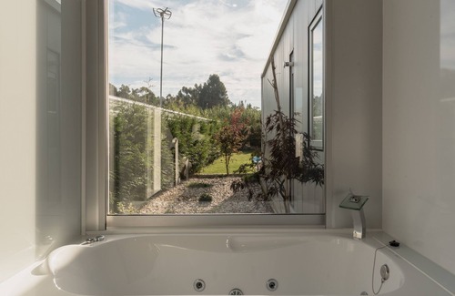 Boiro Casa | Casa con jardín y piscina a 5 minutos de las playas