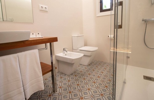 Old Town Cabaña | Casa con jardín, piscina y parking privado en el corazón histórico de Cuenca