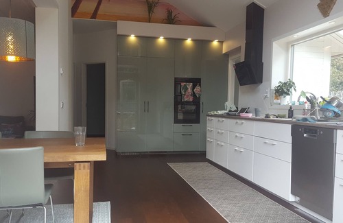 Fagersjo Casa | Casa con un entorno verde y piscina tranquila cerca de la ciudad de Estocolmo