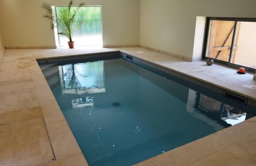 Lournand Casa | casa con piscina cubierta climatizada y accesible 24 / 24H
