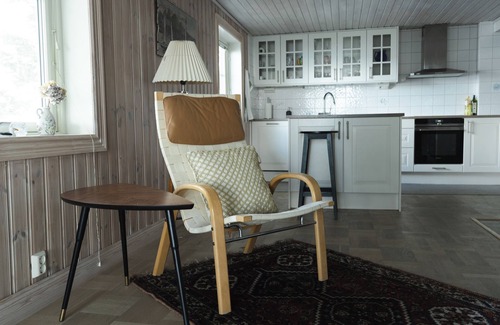 Gashaga Cabaña | House with hot tub on the beach near Stockholm