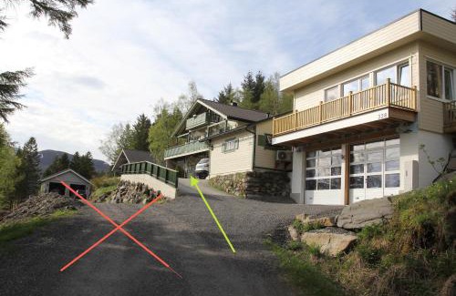 Eide Casa | House with lake view near Atlantic road