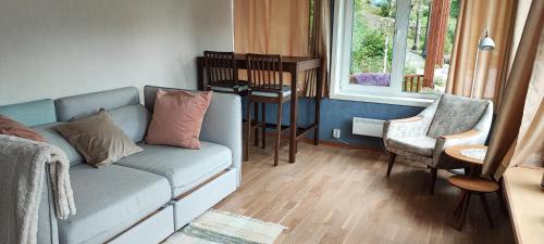 Eide Casa | House with lake view near Atlantic road