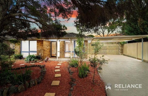 Hoppers Crossing Casa | House with Large Backyard for Kids near ZOO & Mall