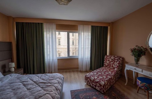 Cihangir Apartamento | House with magnificent Bosphorus and Taksim view