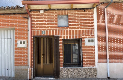 Nava del Rey Casa | House with patio