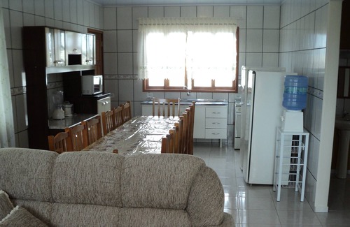Barra Velha Casa | CASA CON PISCINA DE 3 DORMITORIOS - WIFI - CAMA PAREJA EN 3 QTS - PARA 16 PERSONAS