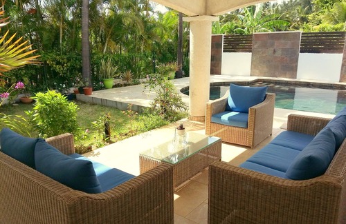 Etang Sale Les Bains Casa | House with pool and large terrace 5 minutes from a beautiful black sand beach