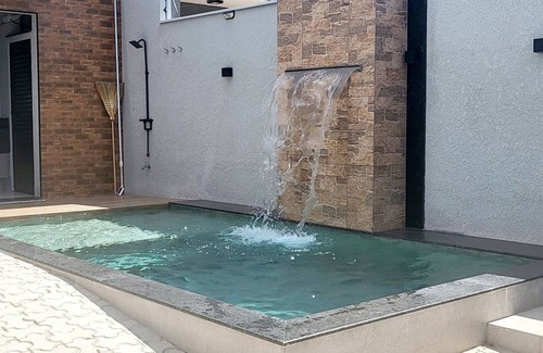 Porto Rico Casa | House with pool and waterfall near the Parana River - Porto Rico.