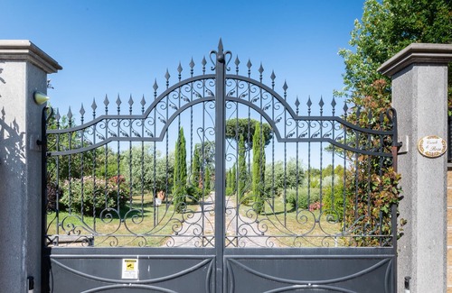 Frascati Cabaña | CASA CON PISCINA Y PARQUE